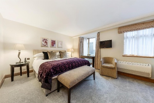 Cheval Knightsbridge image 7