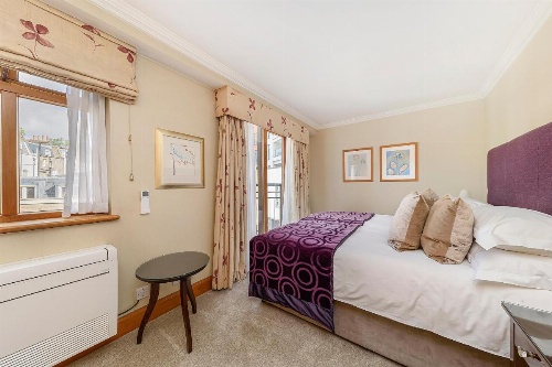 Cheval Knightsbridge image 9